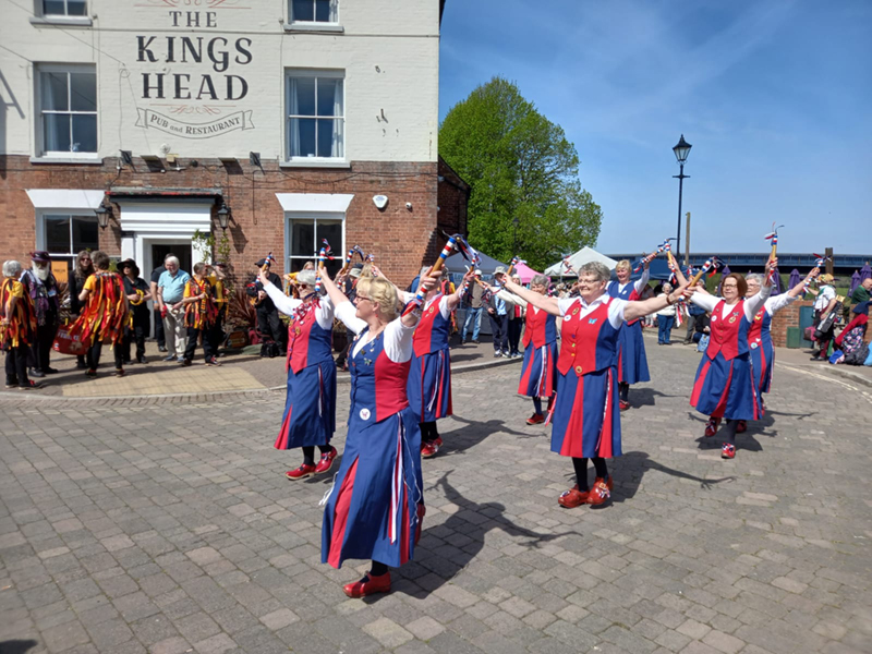 dancing outside the kings head in upton on severn